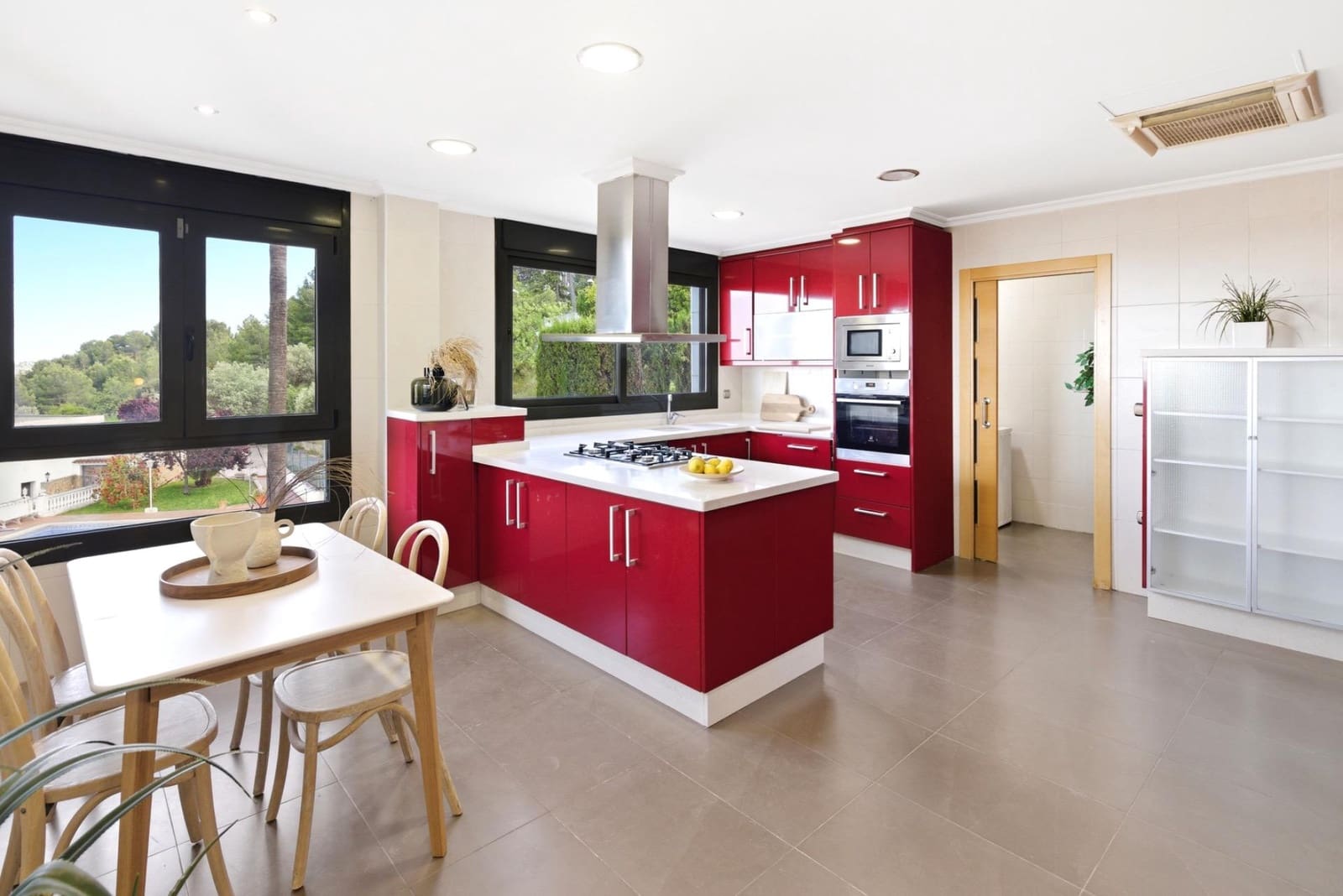 6 slaapkamer Villa te koop in Chiva met zwembad garage - € 600.000 (Ref: 9825070)