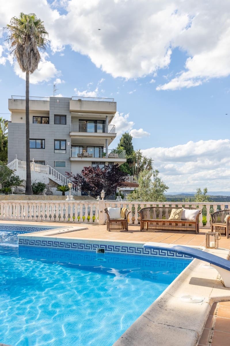 6 slaapkamer Villa te koop in Chiva met zwembad garage - € 600.000 (Ref: 9825070)