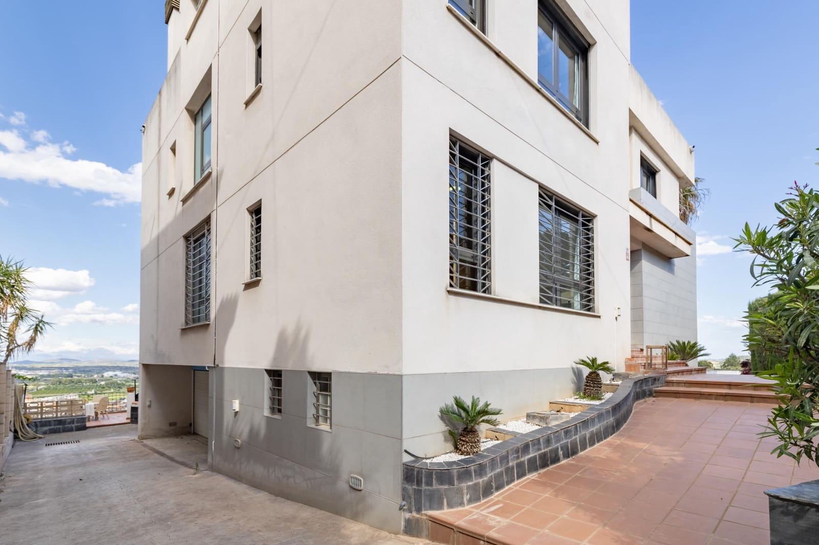 6 slaapkamer Villa te koop in Chiva met zwembad garage - € 600.000 (Ref: 9825070)