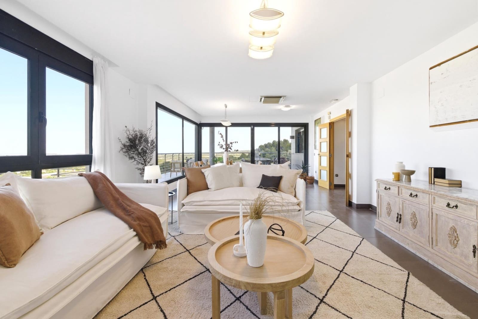 6 slaapkamer Villa te koop in Chiva met zwembad garage - € 600.000 (Ref: 9825070)