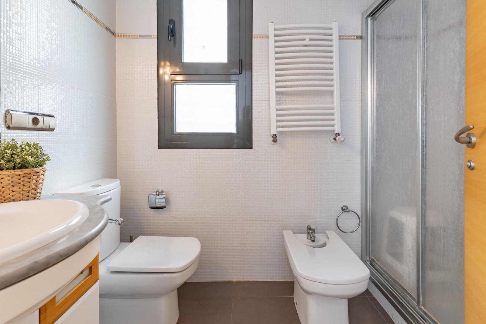 6 slaapkamer Villa te koop in Chiva met zwembad garage - € 600.000 (Ref: 9825070)
