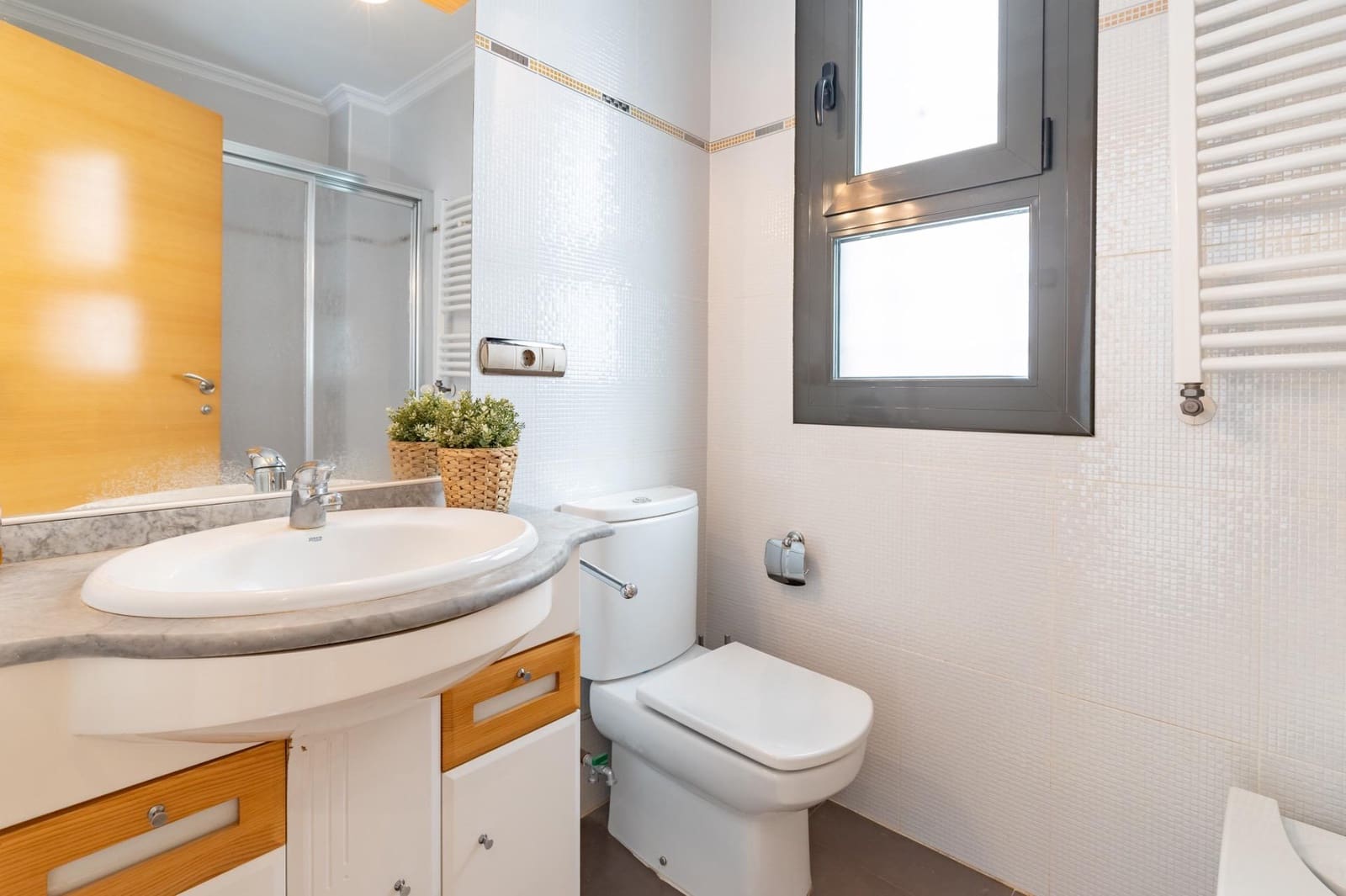 6 slaapkamer Villa te koop in Chiva met zwembad garage - € 600.000 (Ref: 9825070)