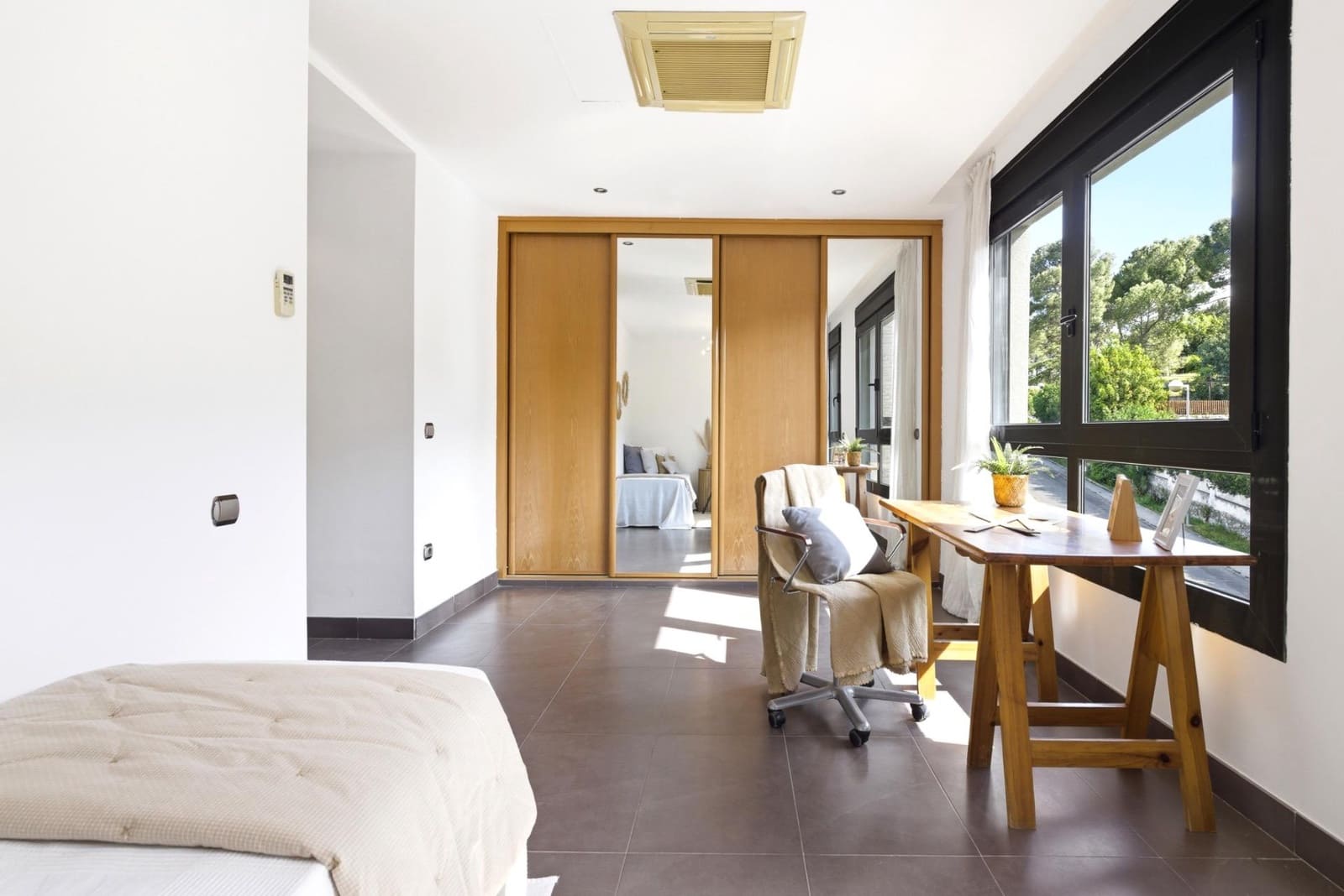 6 slaapkamer Villa te koop in Chiva met zwembad garage - € 600.000 (Ref: 9825070)