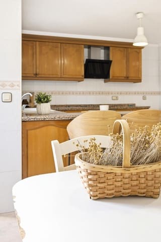 4 chambre Villa/Maison Mitoyenne à vendre à Xàtiva avec garage - 246 000 € (Ref: 9825073)