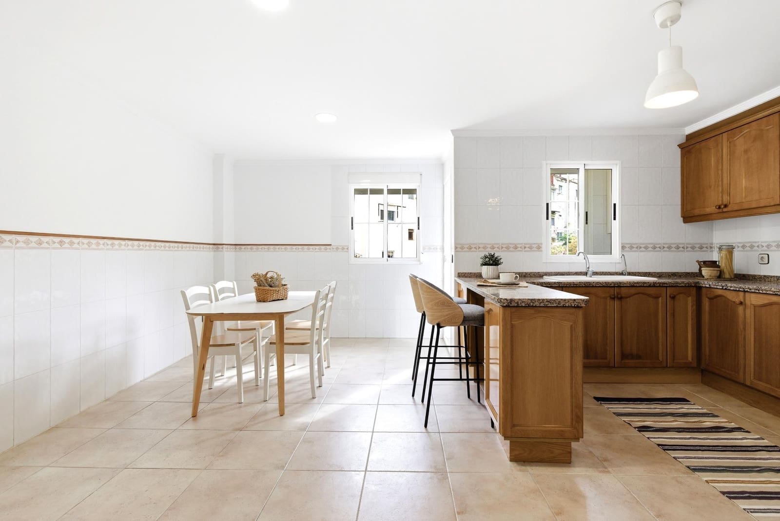 4 chambre Villa/Maison Mitoyenne à vendre à Xativa avec garage - 246 000 € (Ref: 9825073)