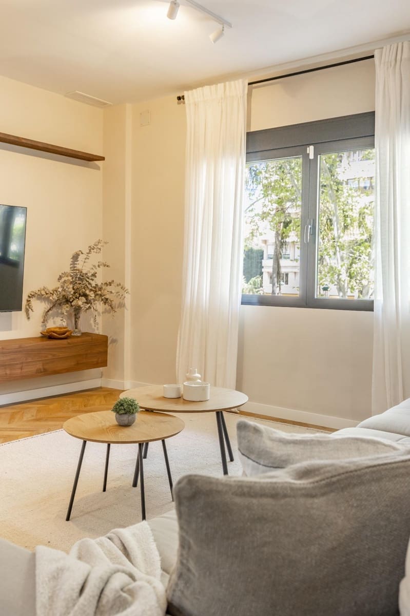 4 bedroom Flat for rent in Valencia city - € 2,500 (Ref: 9839625)