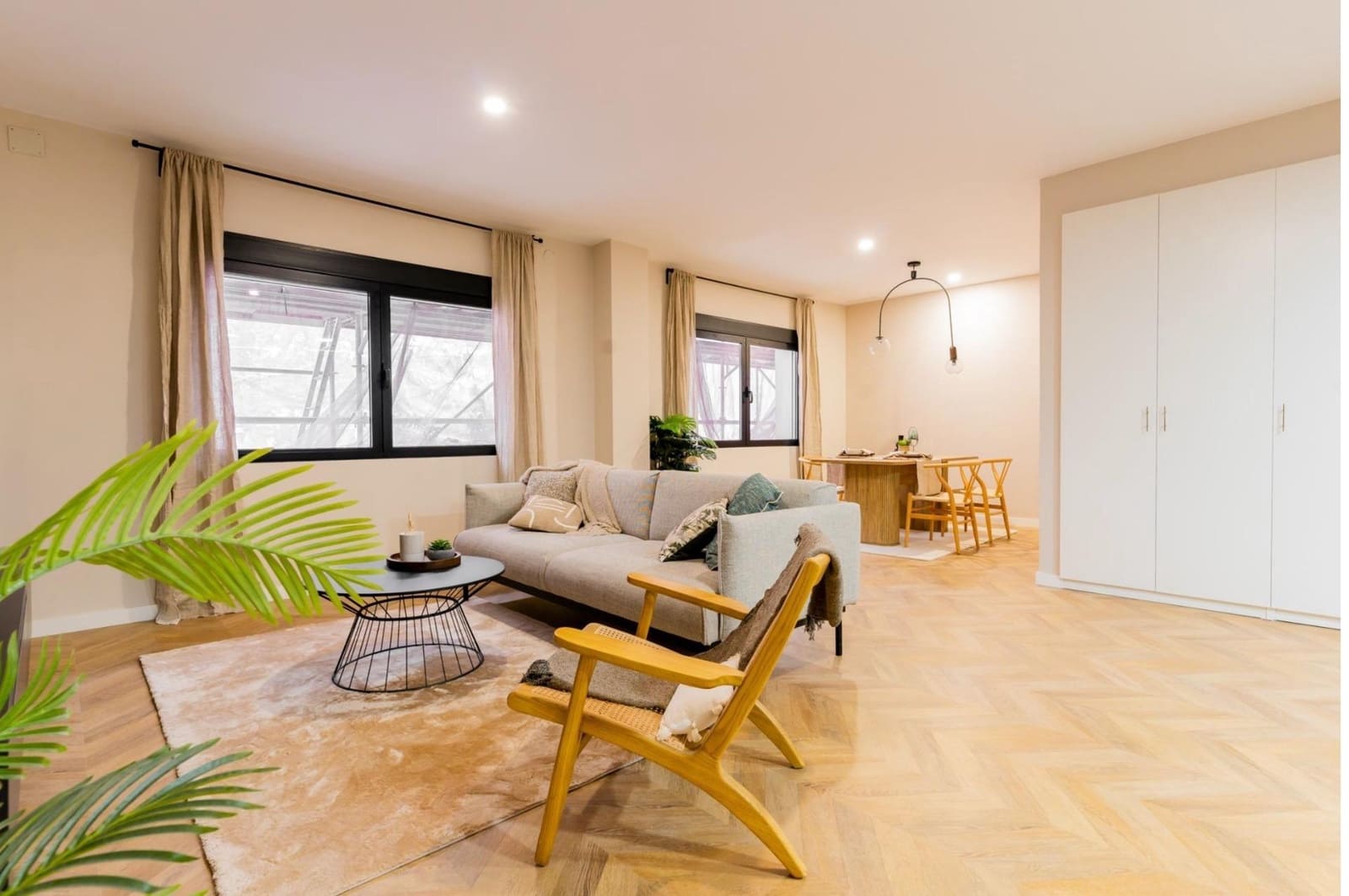 4 bedroom Flat for rent in Valencia city - € 2,500 (Ref: 9839625)