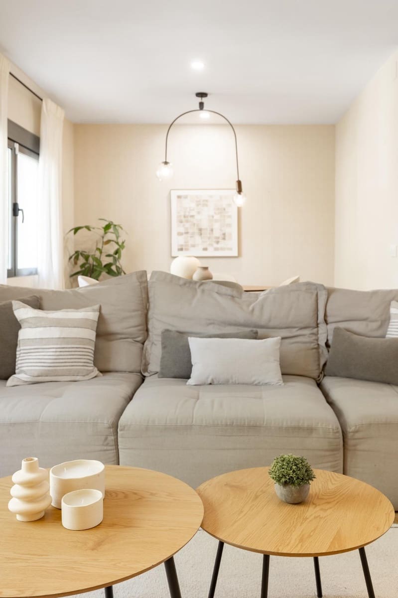 4 bedroom Flat for rent in Valencia city - € 2,500 (Ref: 9839625)
