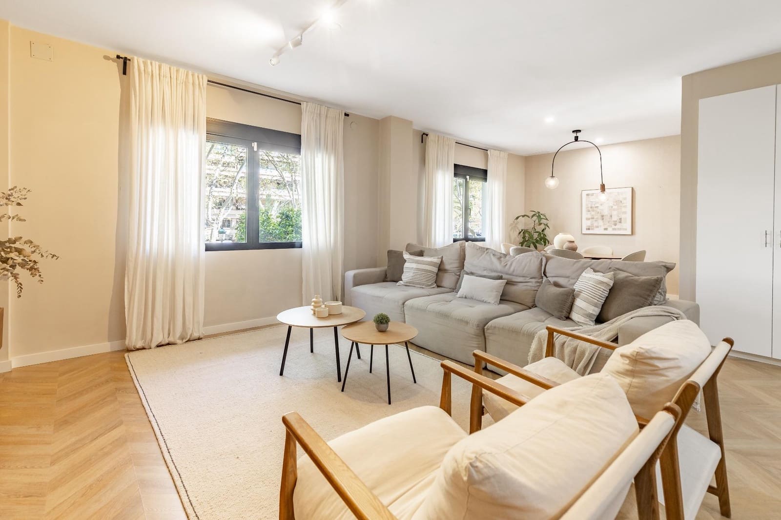 4 bedroom Flat for rent in Valencia city - € 2,500 (Ref: 9839625)
