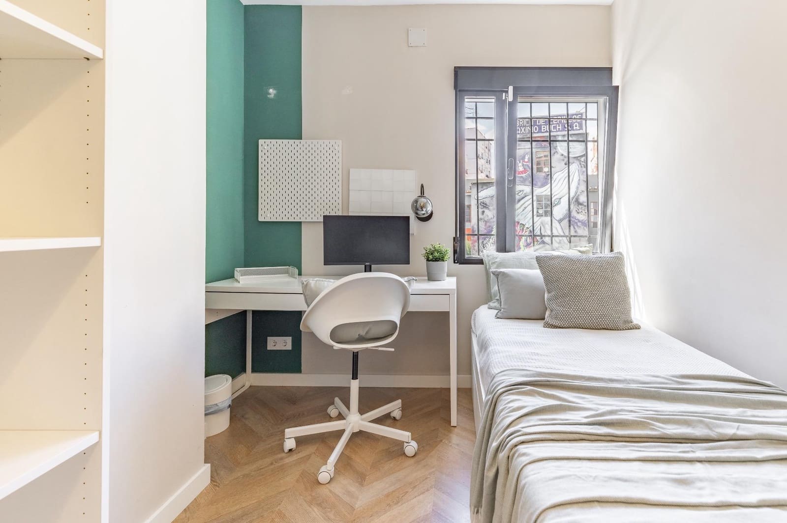 4 bedroom Flat for rent in Valencia city - € 2,500 (Ref: 9839625)