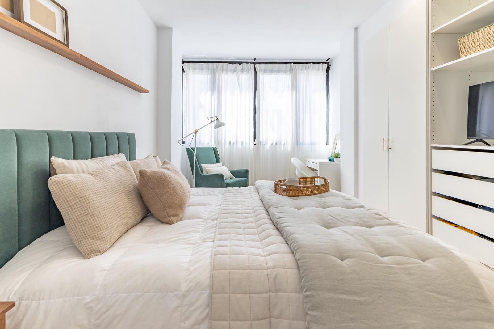 4 bedroom Flat for rent in Valencia city - € 2,500 (Ref: 9839625)