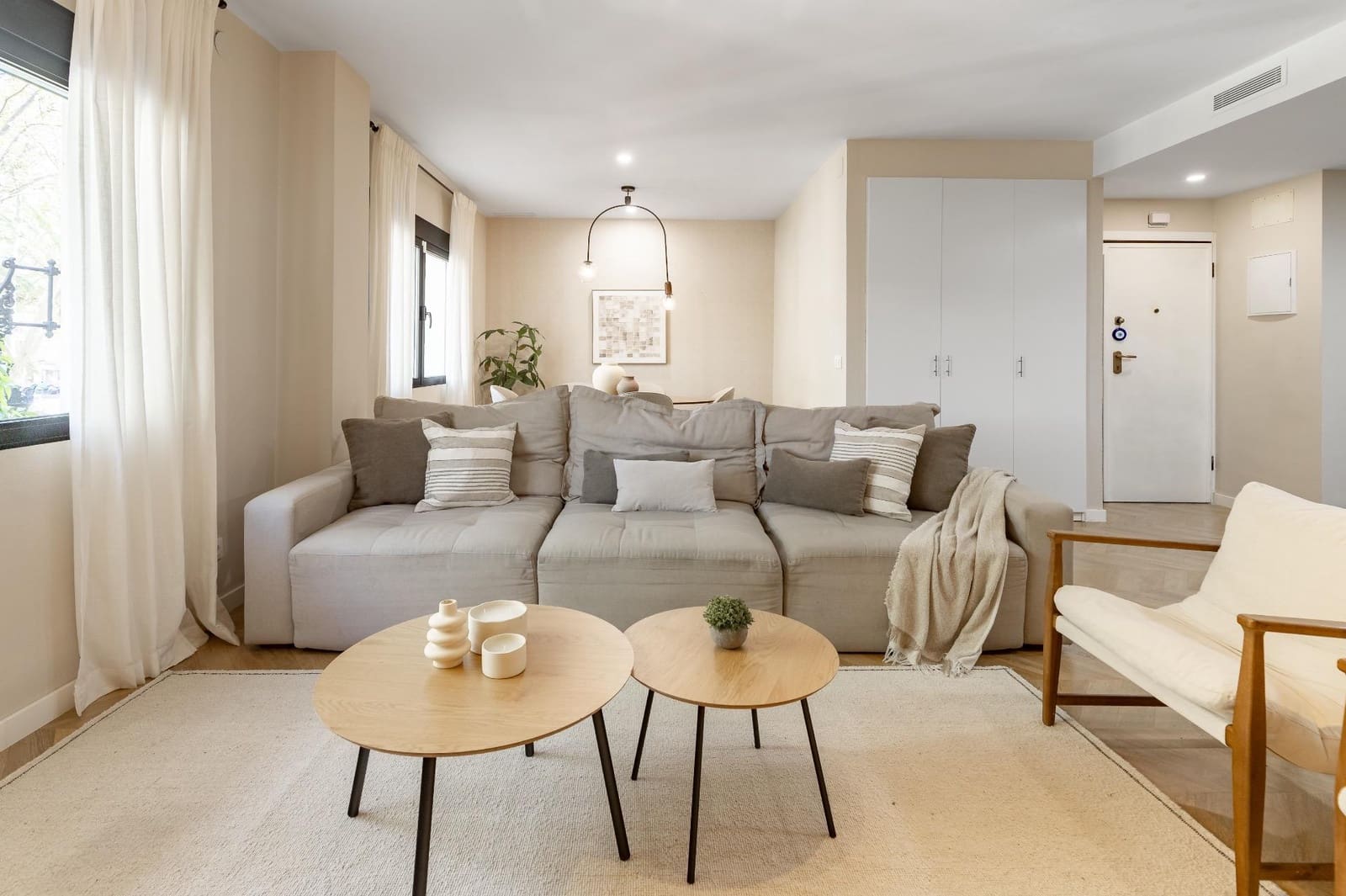 4 bedroom Flat for rent in Valencia city - € 2,500 (Ref: 9839625)