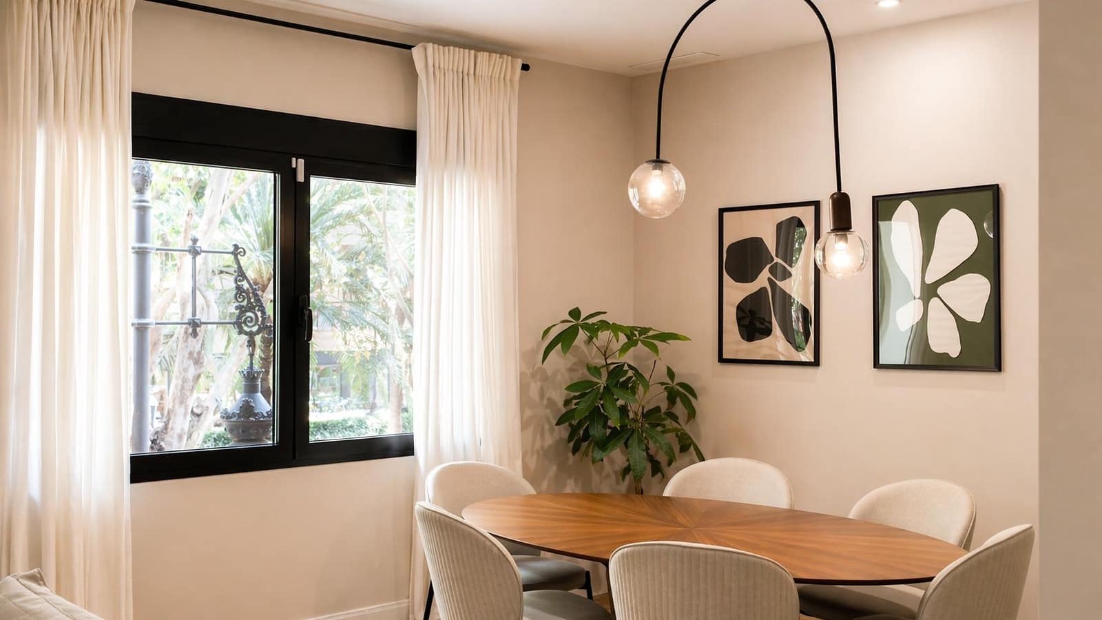 4 bedroom Flat for rent in Valencia city - € 2,500 (Ref: 9839625)