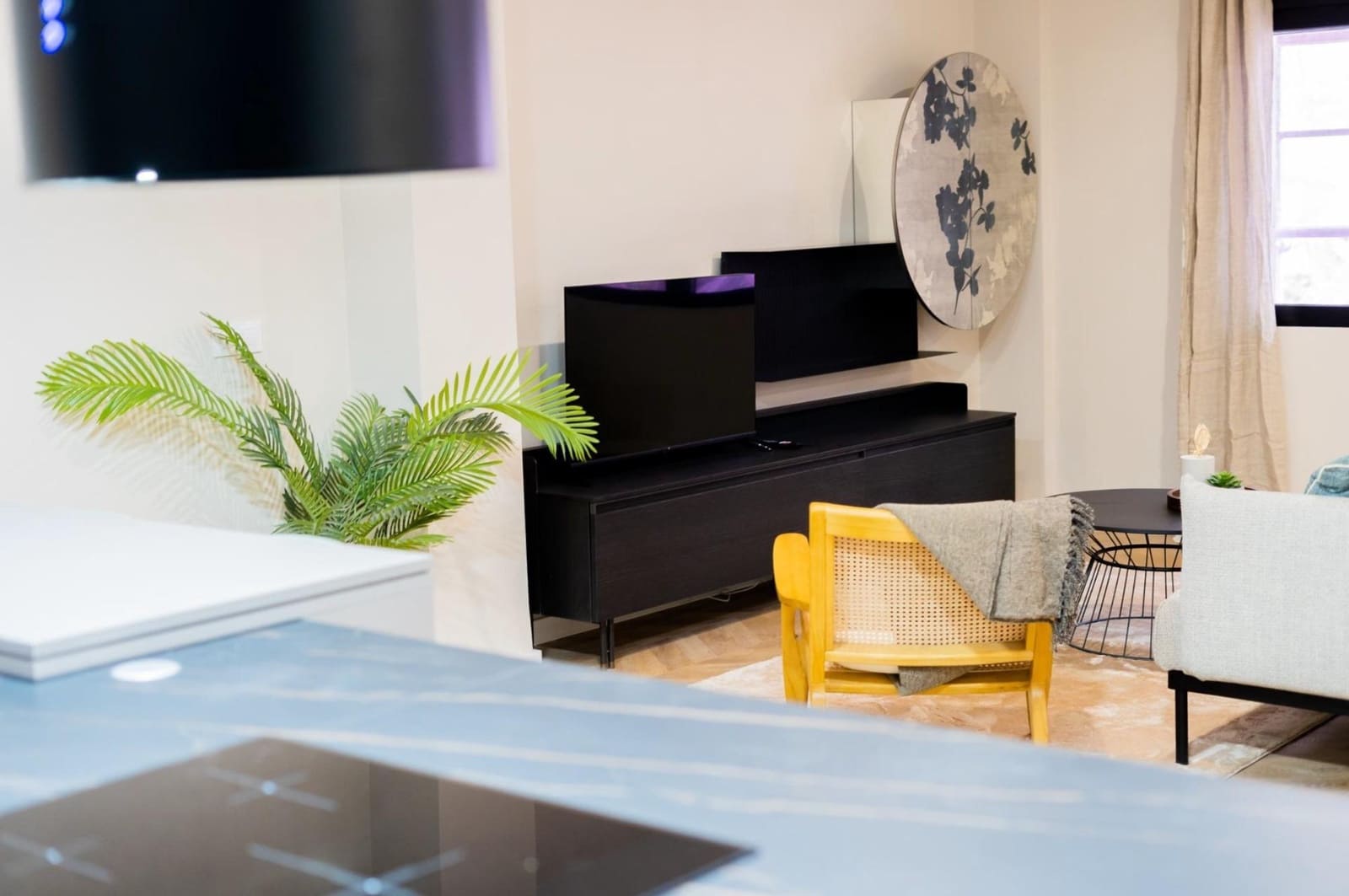 4 bedroom Flat for rent in Valencia city - € 2,500 (Ref: 9839625)