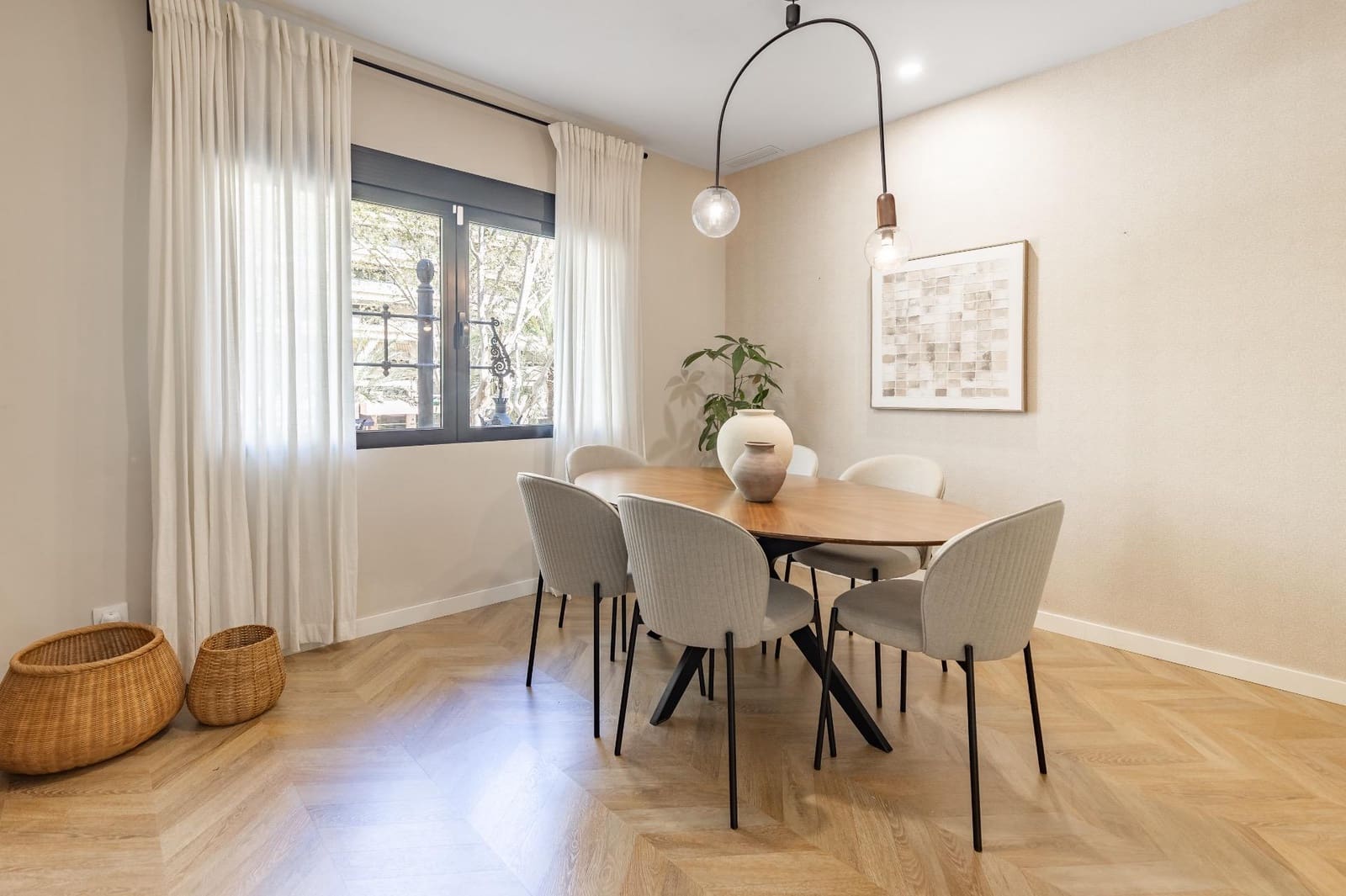 4 bedroom Flat for rent in Valencia city - € 2,500 (Ref: 9839625)