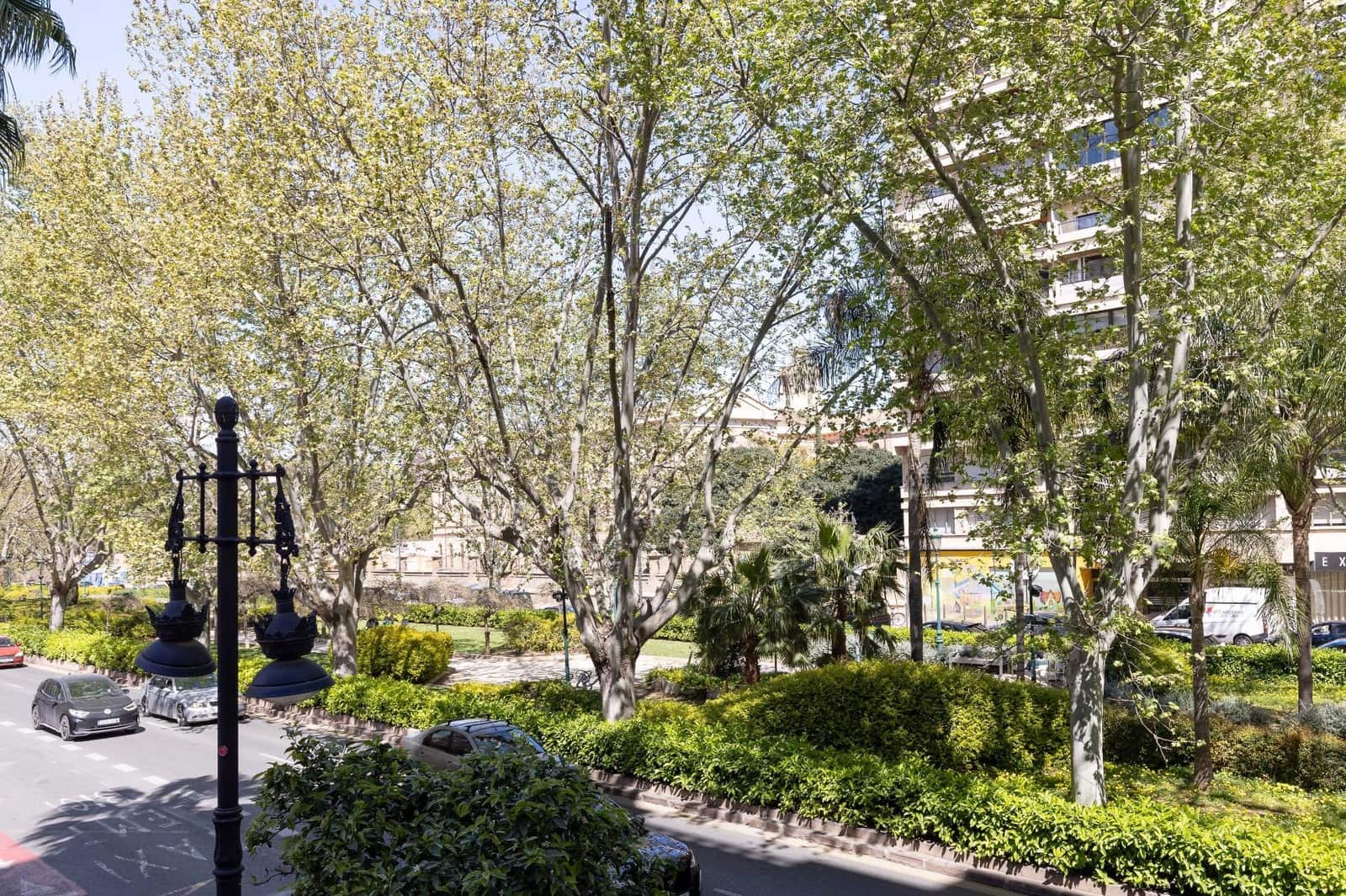 4 bedroom Flat for rent in Valencia city - € 2,500 (Ref: 9839625)