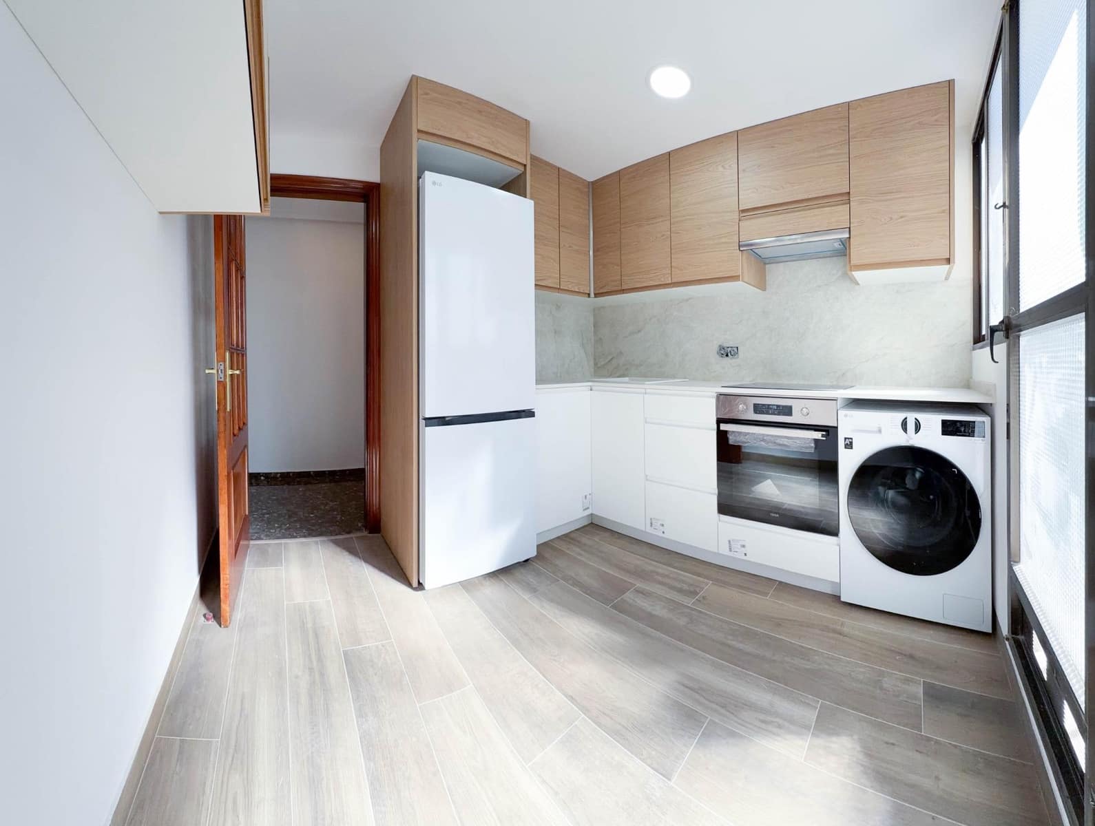 4 bedroom Flat for rent in Quart de Poblet - € 1,100 (Ref: 9839626)