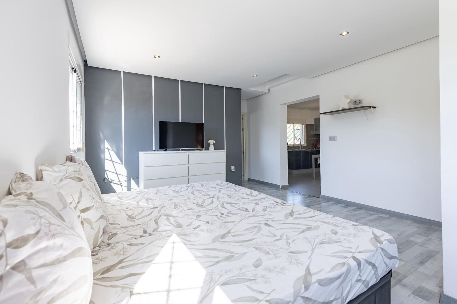 4 bedroom Villa for sale in Turis with pool garage - € 285,000 (Ref: 9839628)