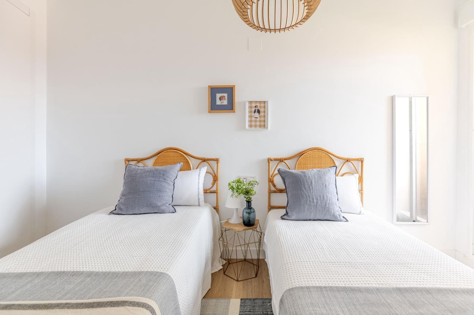 3 bedroom Semi-detached Villa for sale in Gilet with garage - € 240,000 (Ref: 9839630)