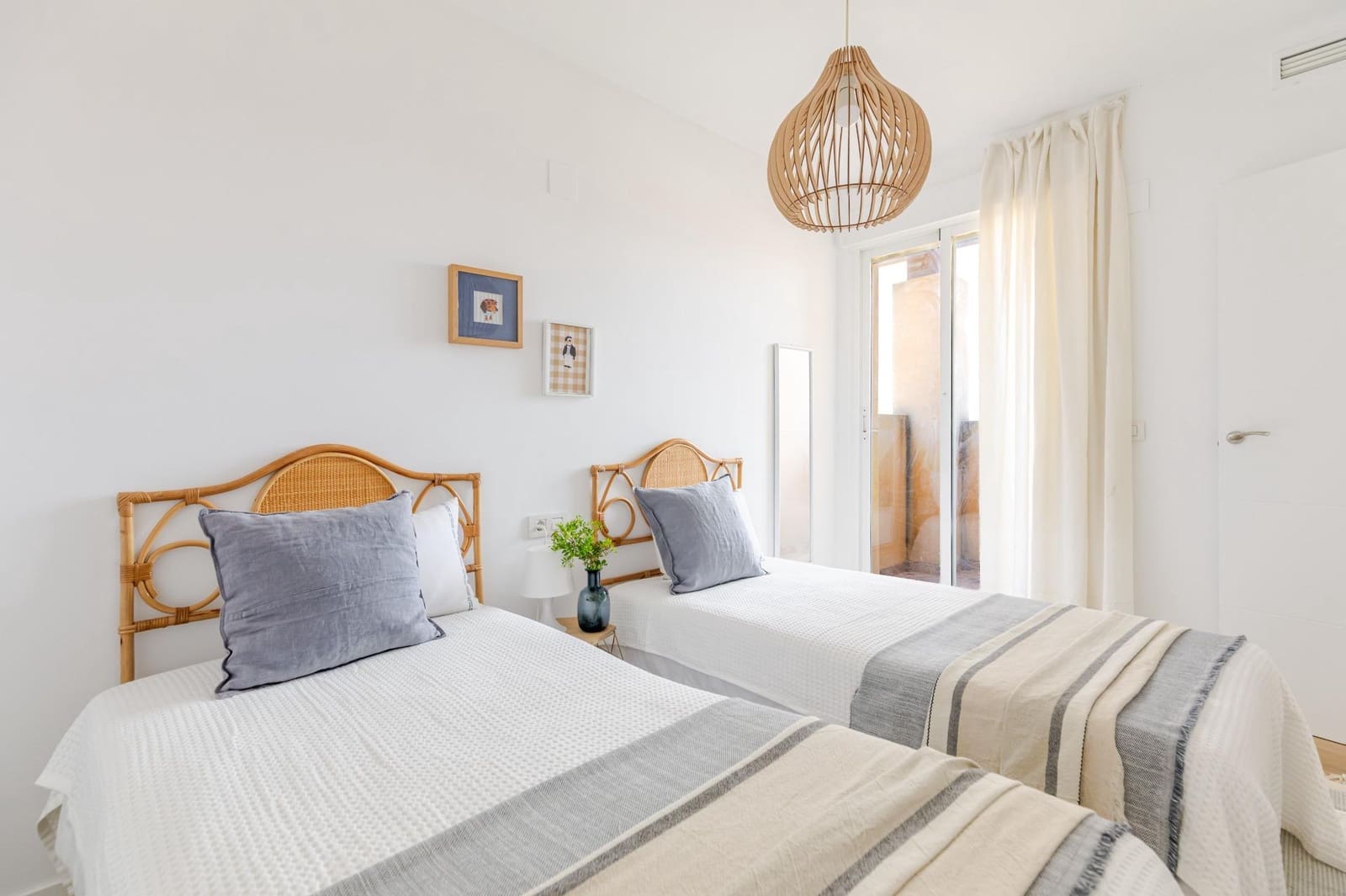 3 bedroom Semi-detached Villa for sale in Gilet with garage - € 240,000 (Ref: 9839630)