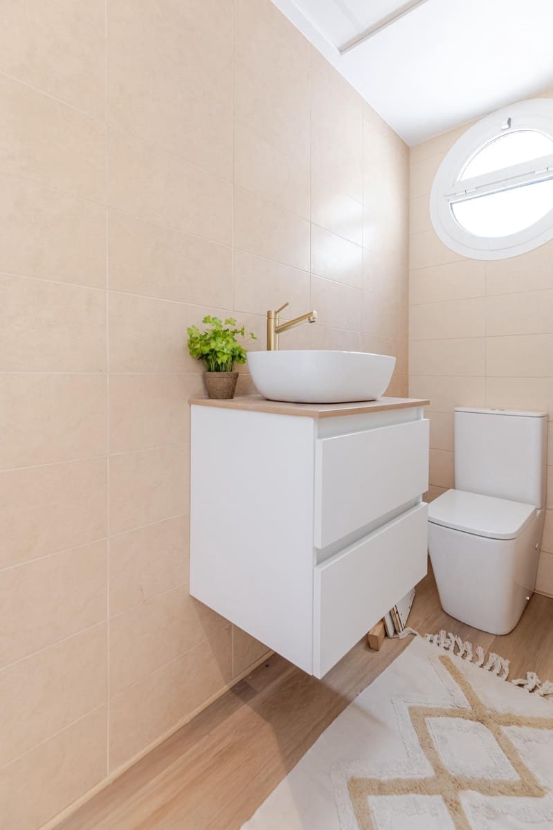 3 bedroom Semi-detached Villa for sale in Gilet with garage - € 240,000 (Ref: 9839630)
