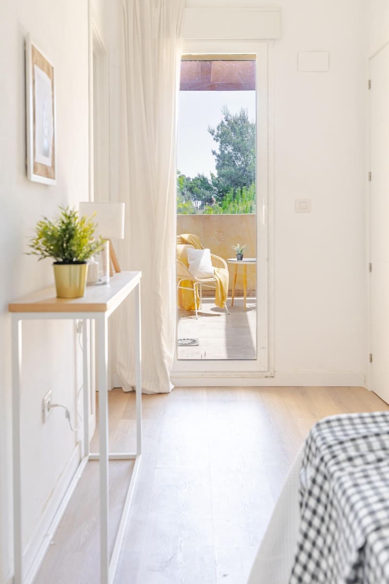 3 bedroom Semi-detached Villa for sale in Gilet with garage - € 240,000 (Ref: 9839630)