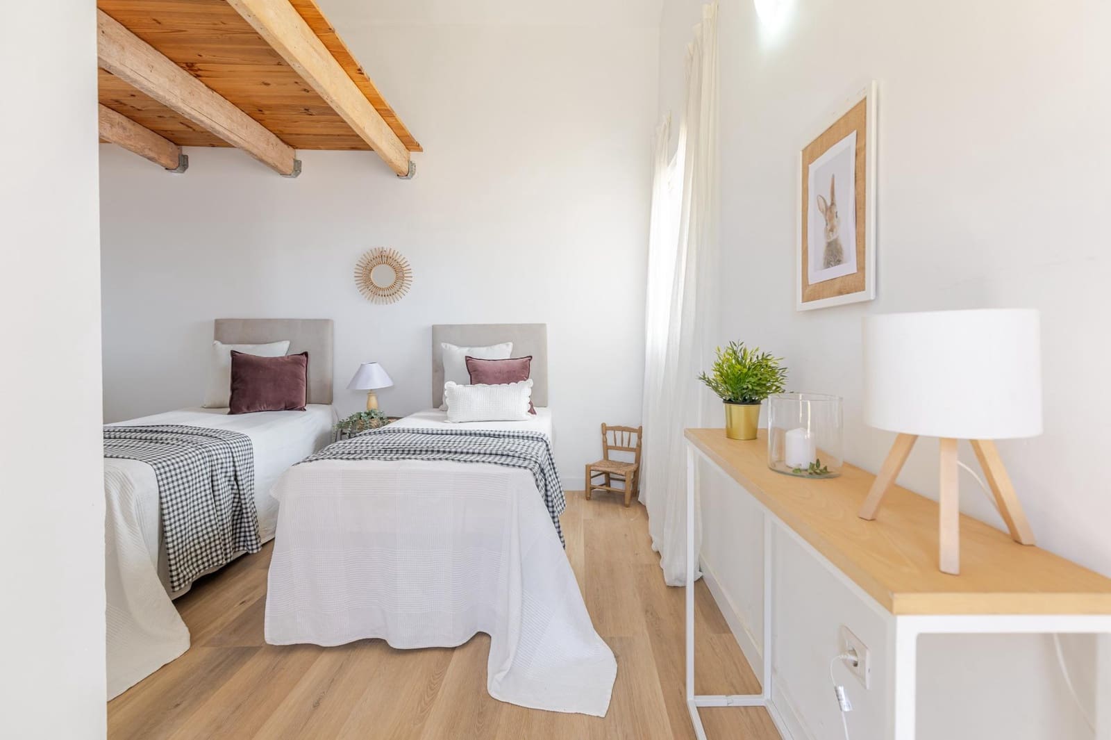 3 bedroom Semi-detached Villa for sale in Gilet with garage - € 240,000 (Ref: 9839630)