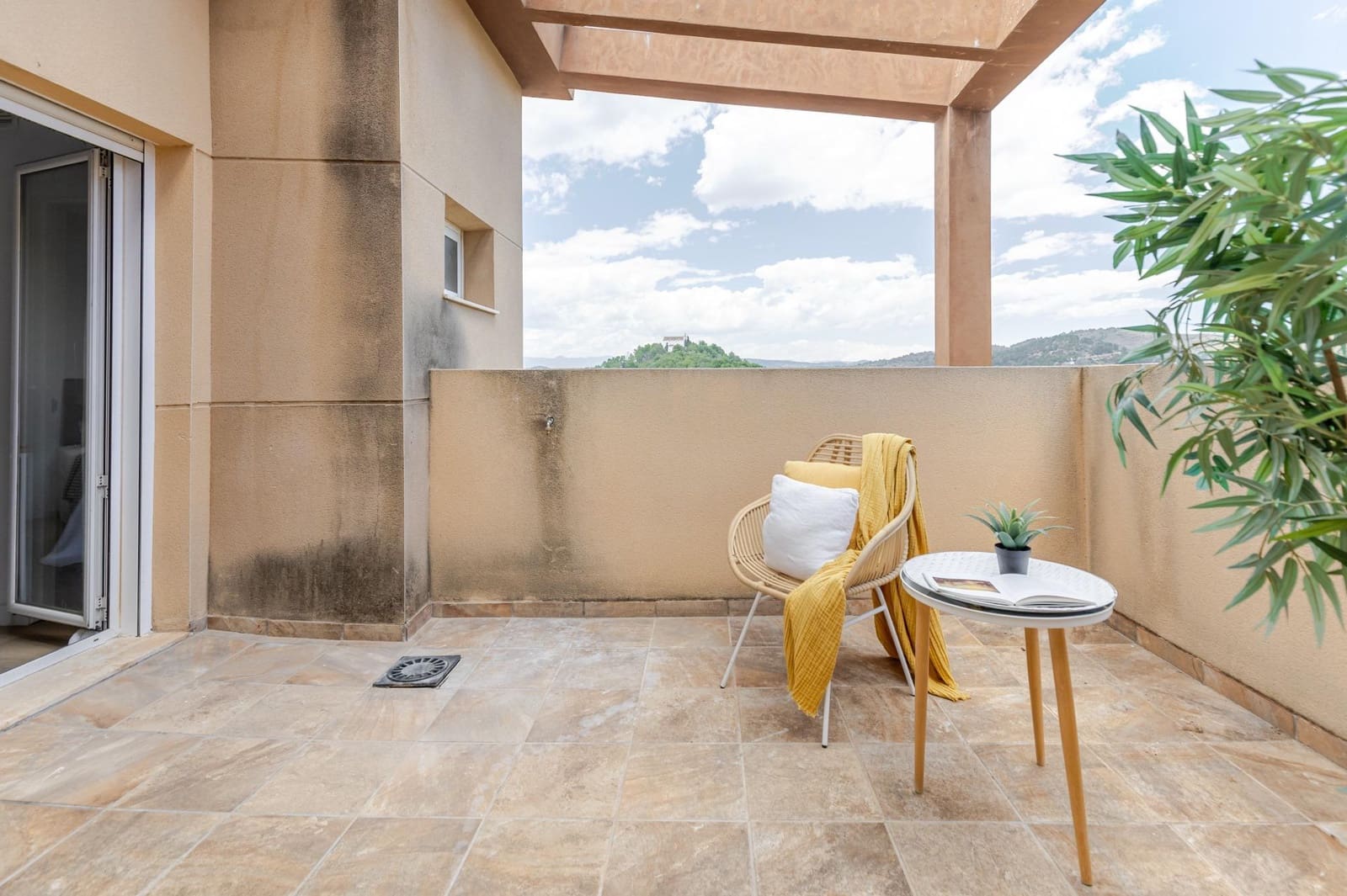 3 bedroom Semi-detached Villa for sale in Gilet with garage - € 240,000 (Ref: 9839630)