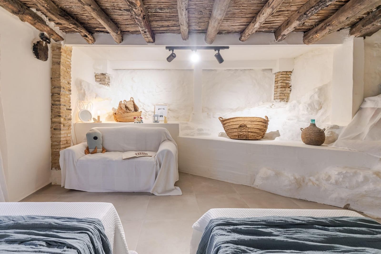 2 soveværelse Finca/Landehus til salg i Venta del Moro - € 140.000 (Ref: 9855791)