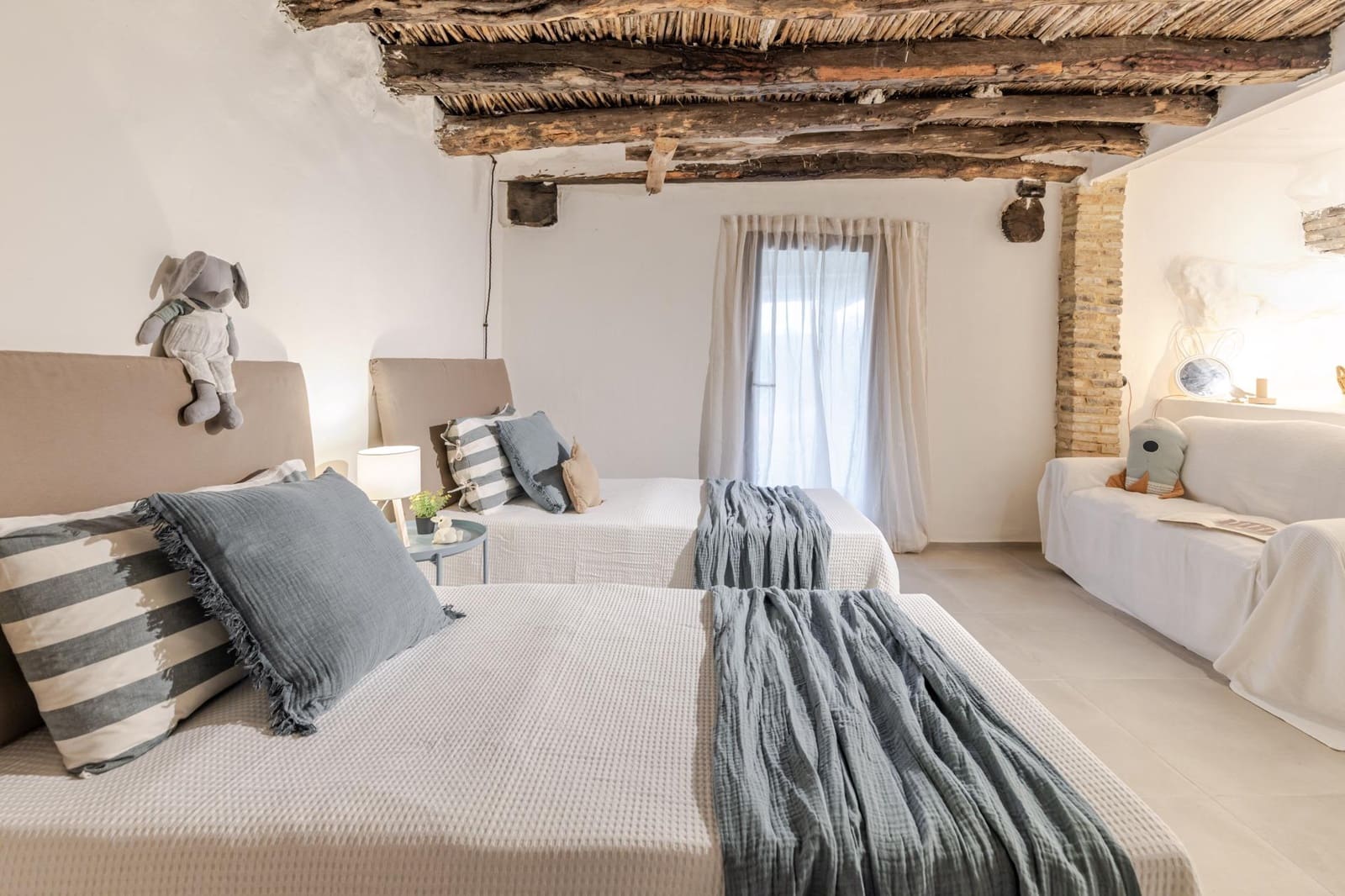 2 soveværelse Finca/Landehus til salg i Venta del Moro - € 140.000 (Ref: 9855791)