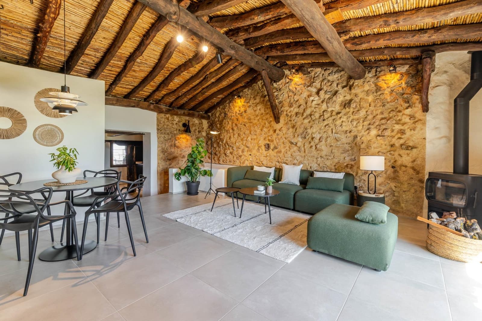 2 soveværelse Finca/Landehus til salg i Venta del Moro - € 140.000 (Ref: 9855791)