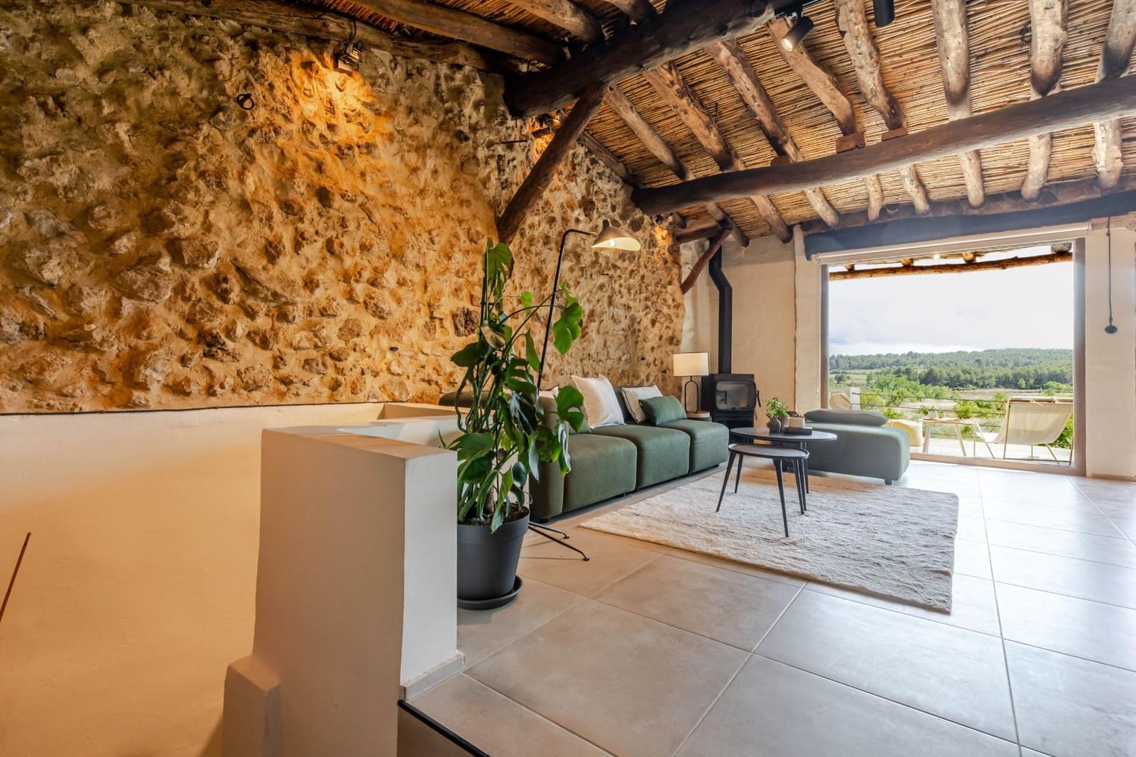 2 soveværelse Finca/Landehus til salg i Venta del Moro - € 140.000 (Ref: 9855791)