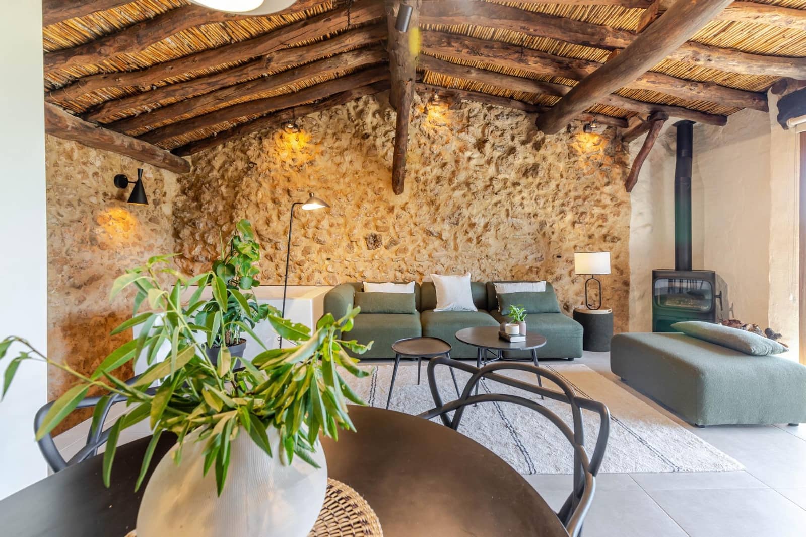 2 soveværelse Finca/Landehus til salg i Venta del Moro - € 140.000 (Ref: 9855791)