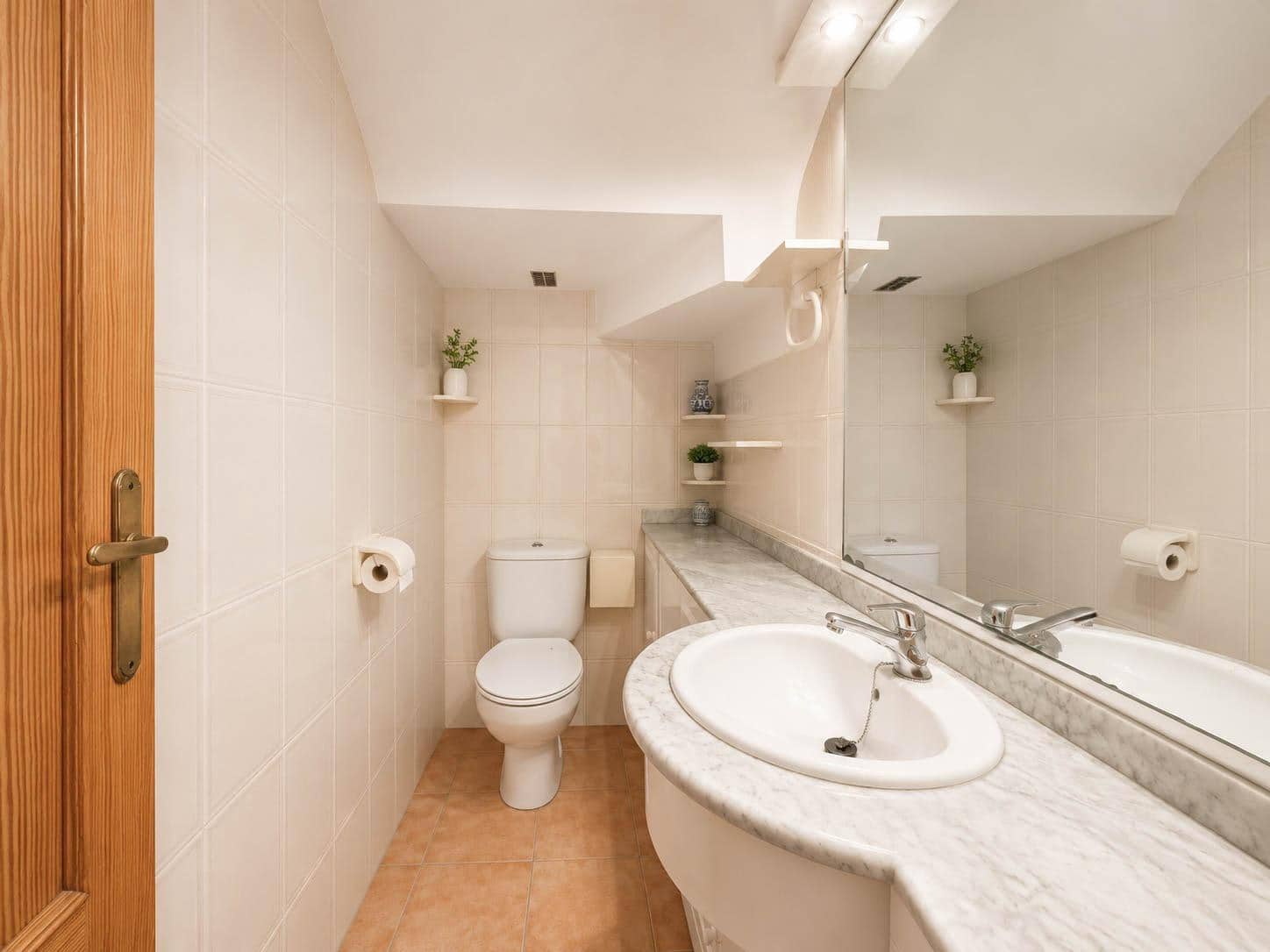5 bedroom Terraced Villa for rent in Paterna with pool - € 1,300 (Ref: 9857685)