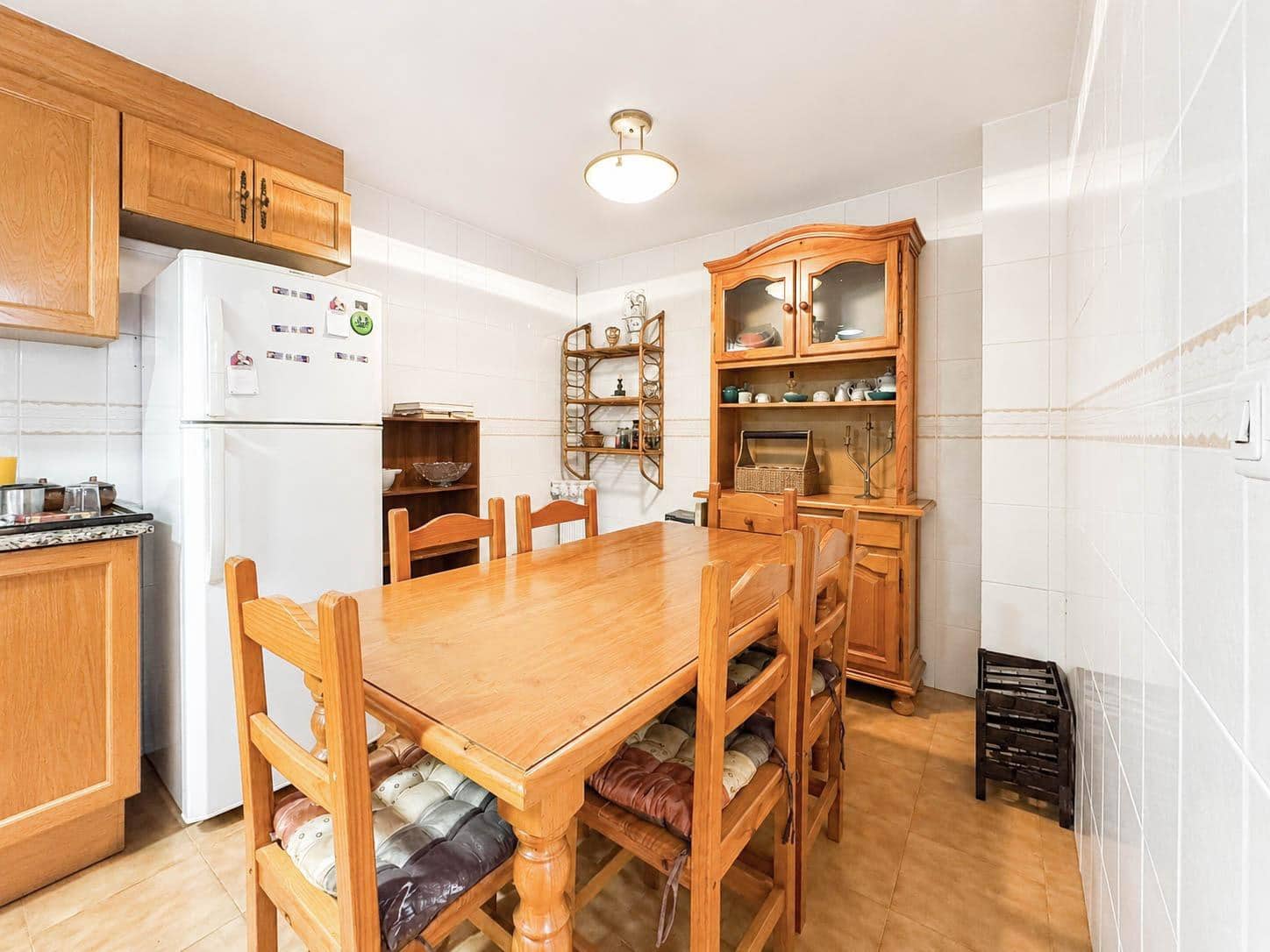 5 bedroom Terraced Villa for rent in Paterna with pool - € 1,300 (Ref: 9857685)