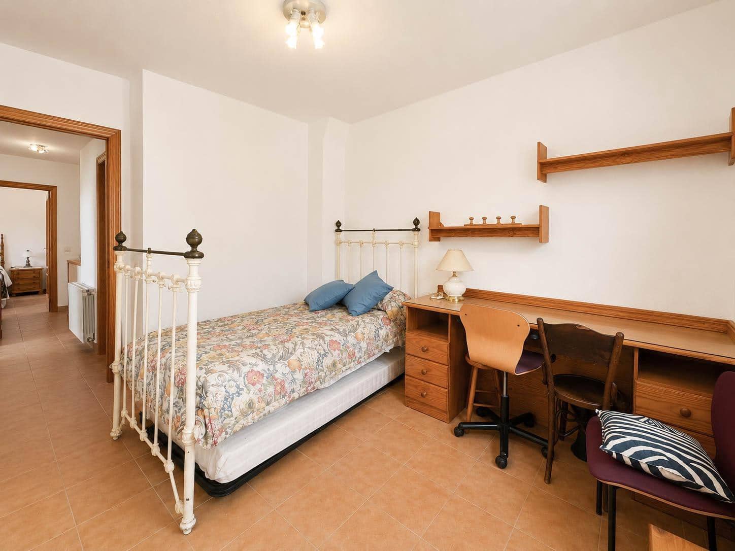 5 bedroom Terraced Villa for rent in Paterna with pool - € 1,300 (Ref: 9857685)