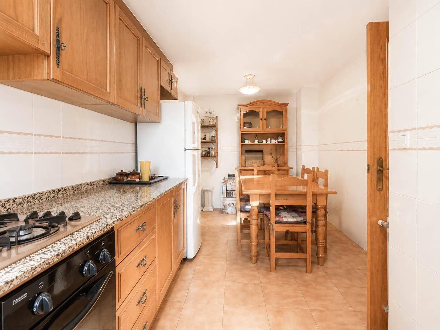5 bedroom Terraced Villa for rent in Paterna with pool - € 1,300 (Ref: 9857685)