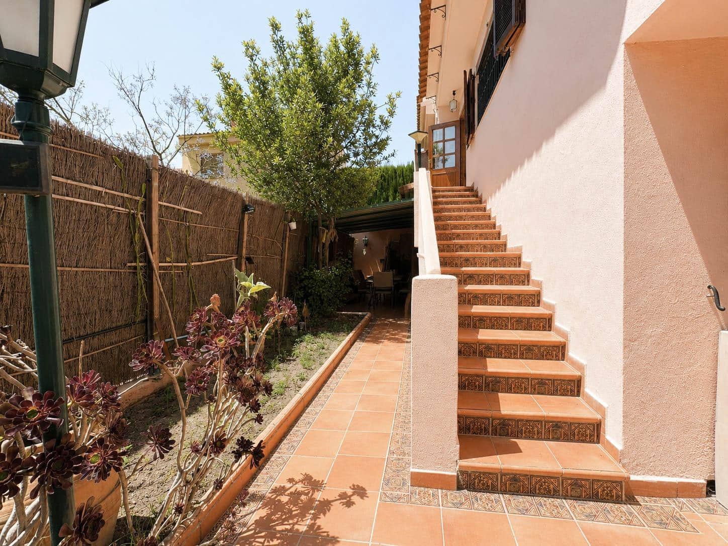 5 bedroom Terraced Villa for rent in Paterna with pool - € 1,300 (Ref: 9857685)