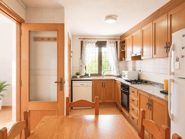5 bedroom Terraced Villa for rent in Terramelar, Paterna with pool - € 1,300 (Ref: 9857685)