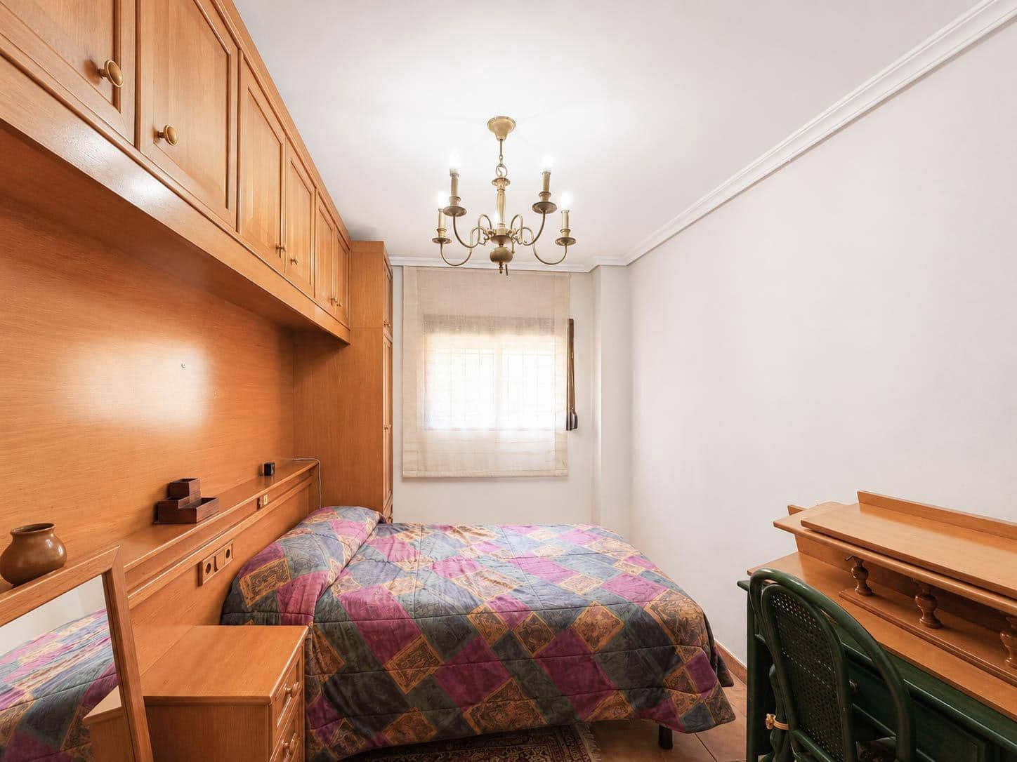 5 bedroom Terraced Villa for rent in Paterna with pool - € 1,300 (Ref: 9857685)