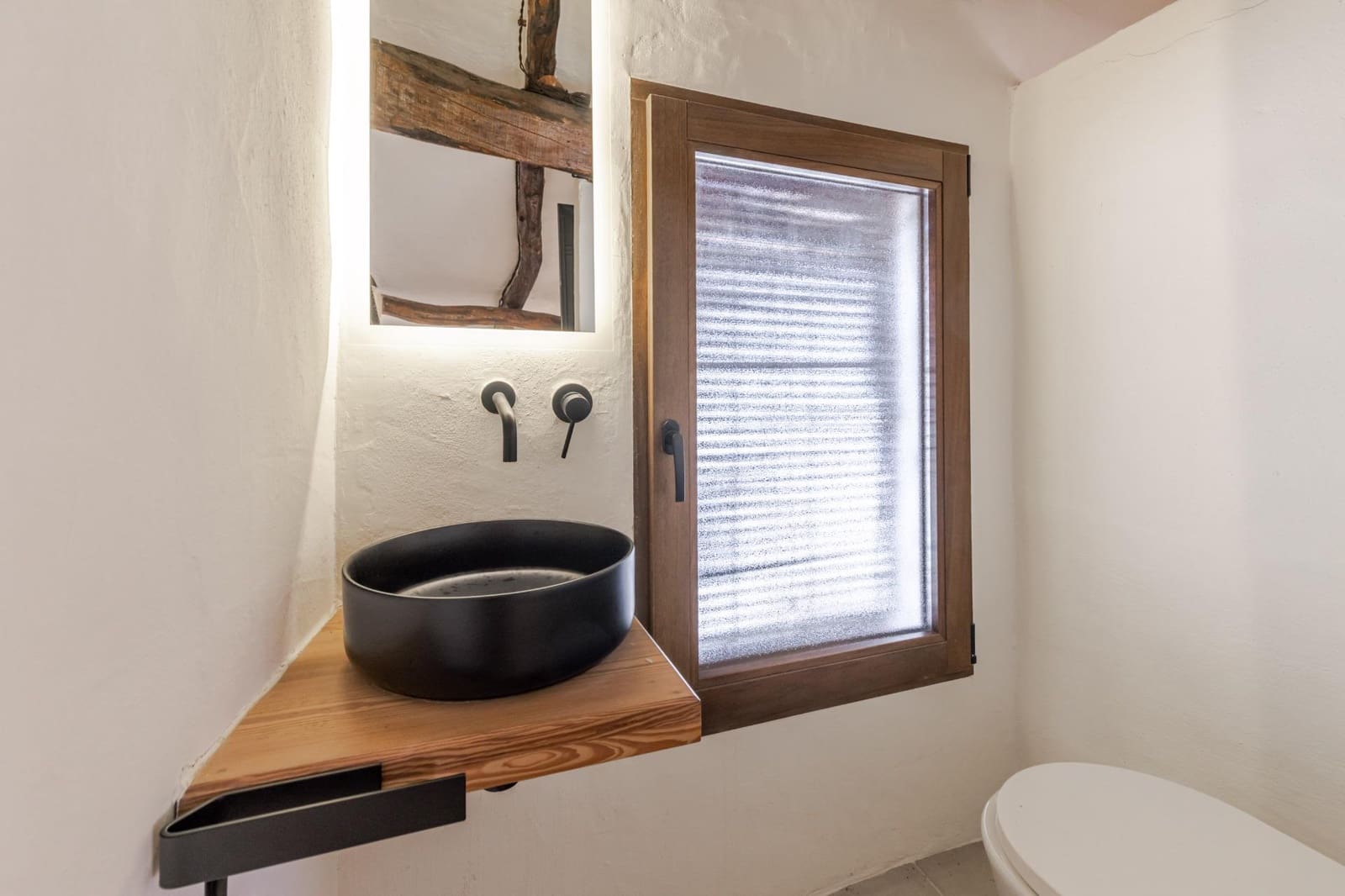 2 bedroom Townhouse for sale in Venta del Moro - € 185,000 (Ref: 9868902)