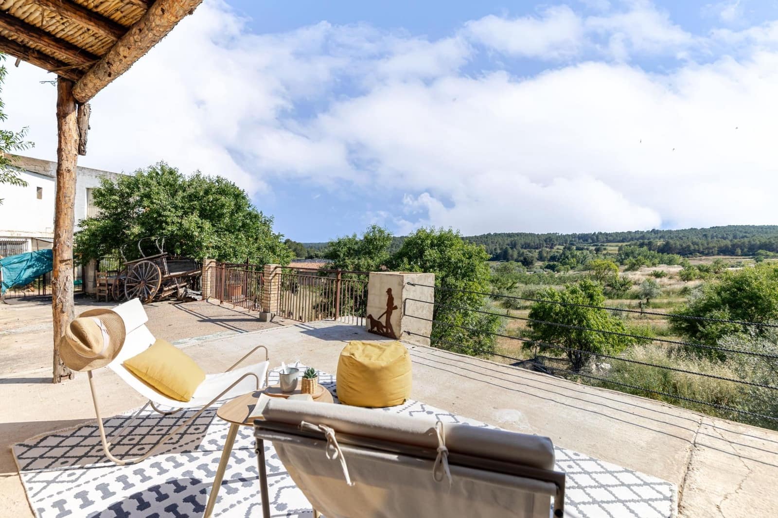 2 bedroom Townhouse for sale in Venta del Moro - € 185,000 (Ref: 9868902)