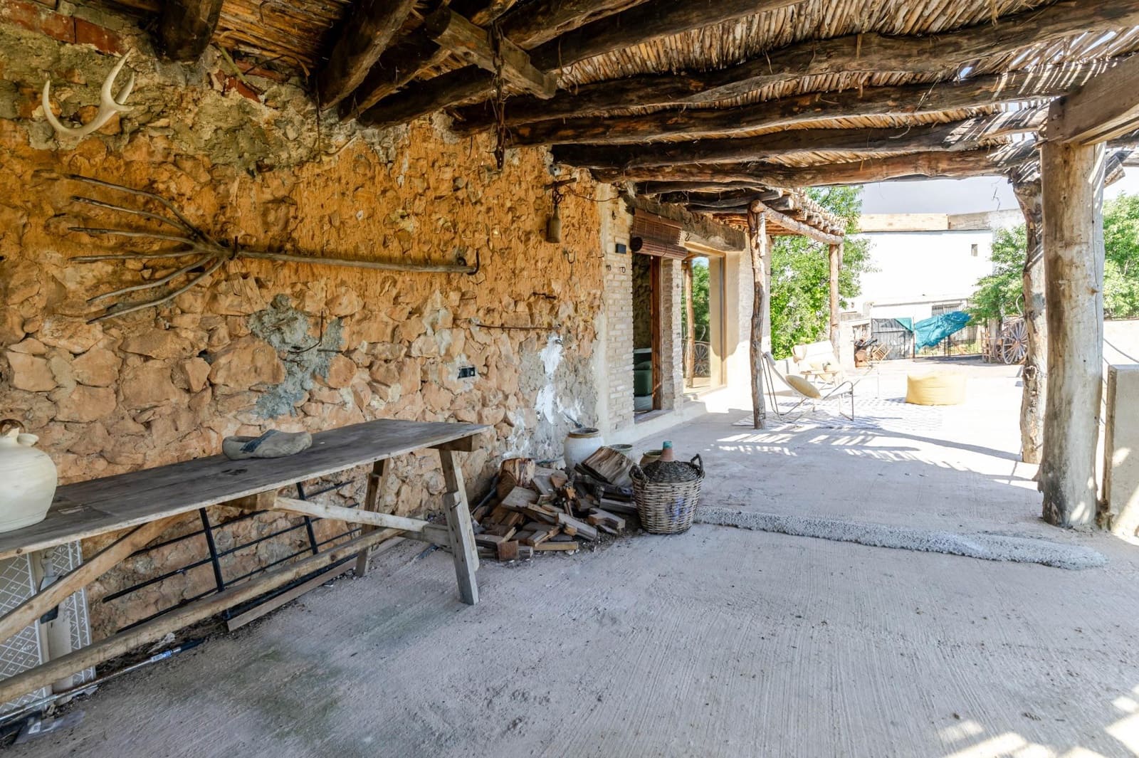 2 bedroom Townhouse for sale in Venta del Moro - € 185,000 (Ref: 9868902)