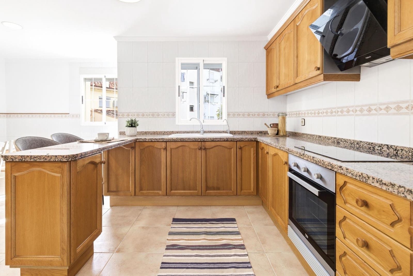 4 soveværelse Rækkehus til salg i Xativa med garage - € 246.000 (Ref: 9868903)