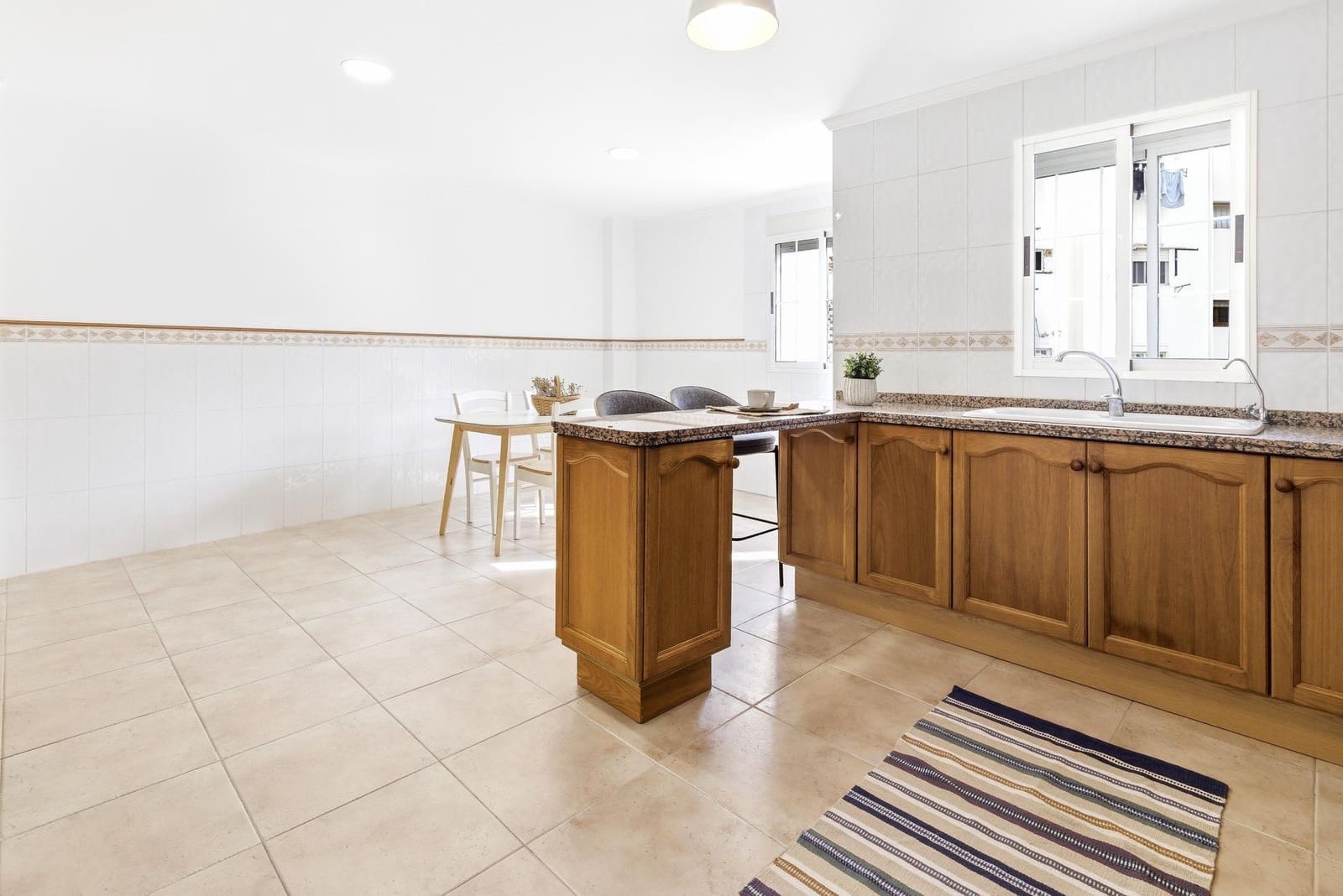 4 soveværelse Rækkehus til salg i Xativa med garage - € 246.000 (Ref: 9868903)