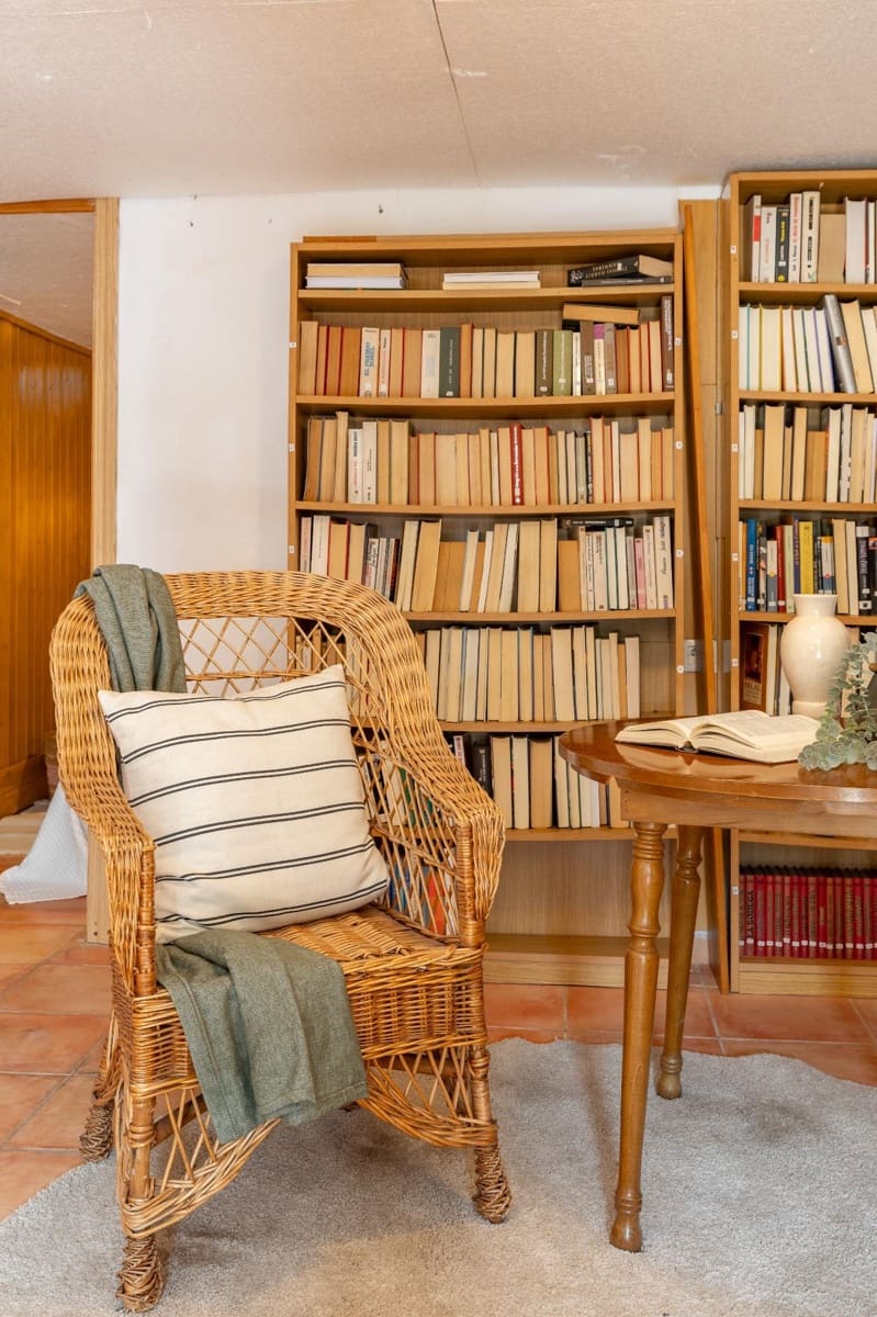 5 bedroom Villa for sale in Moixent with pool - € 170,000 (Ref: 9868904)