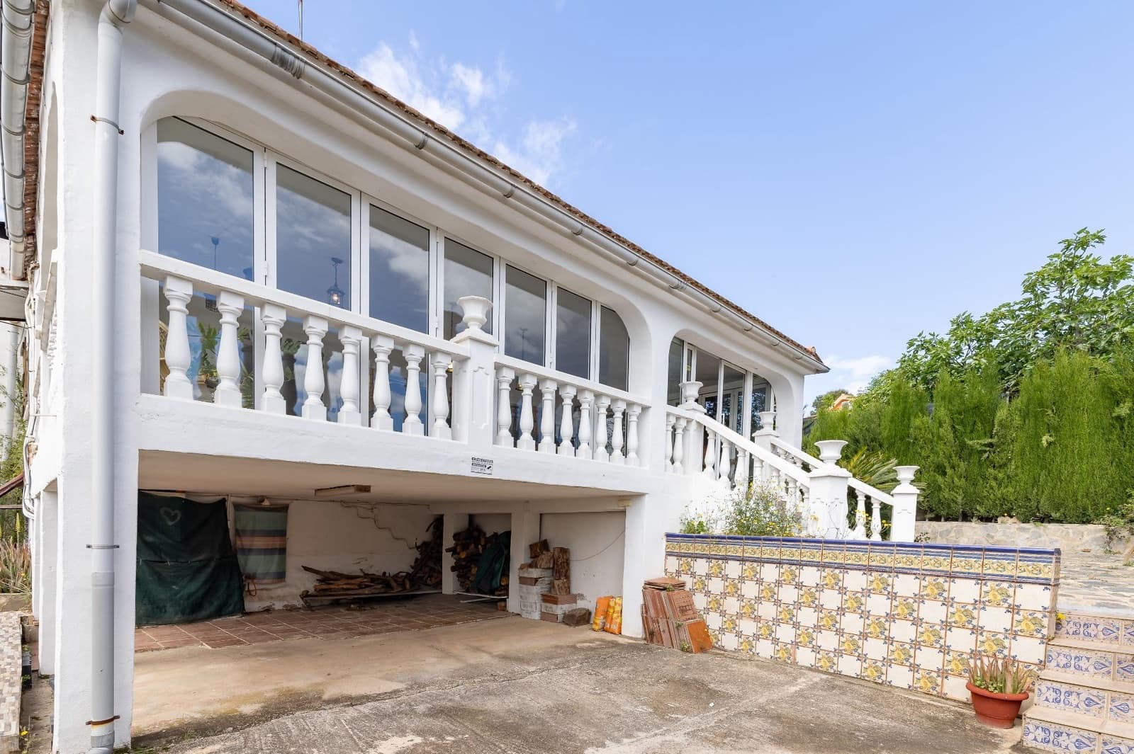 5 bedroom Villa for sale in Moixent with pool - € 170,000 (Ref: 9868904)
