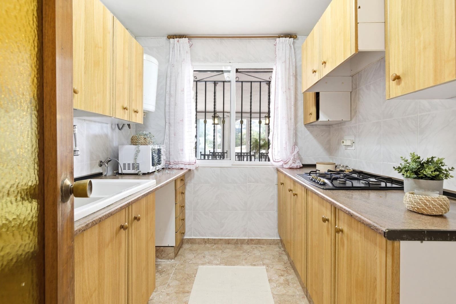 5 bedroom Villa for sale in Moixent with pool - € 170,000 (Ref: 9868904)