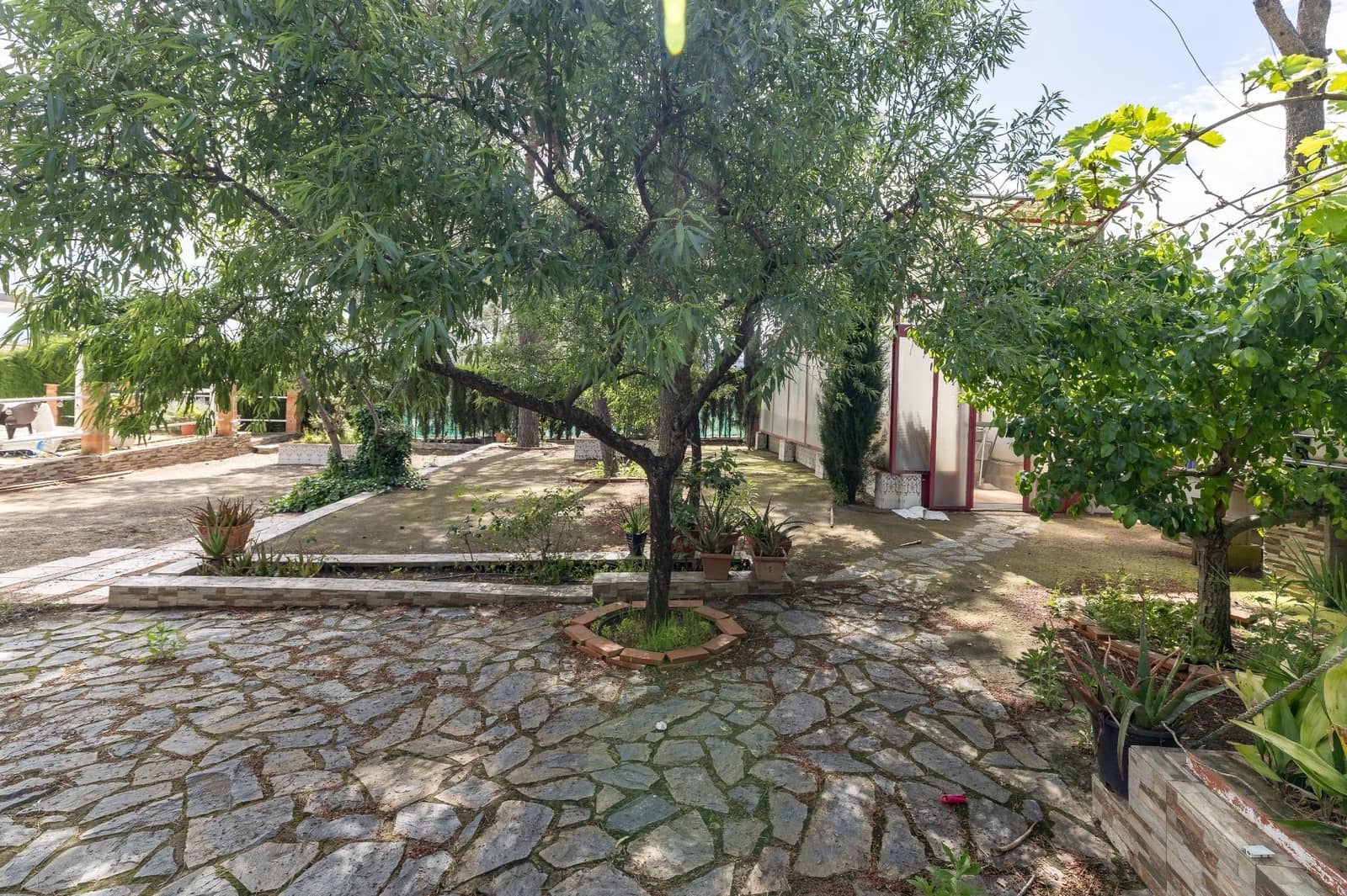 5 bedroom Villa for sale in Moixent with pool - € 170,000 (Ref: 9868904)