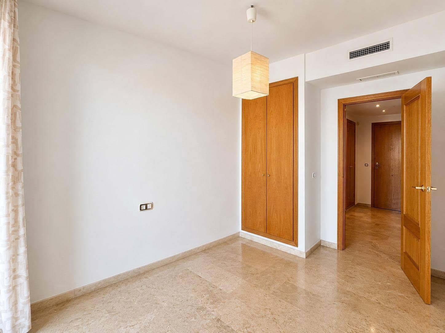 2 bedroom Flat for rent in Paterna with pool garage - € 1,350 (Ref: 9873722)